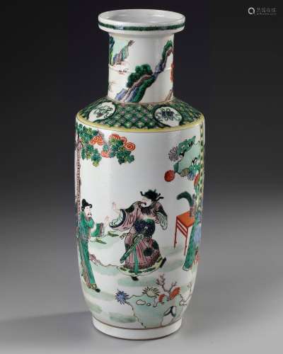 A CHINESE FAMILLE VERTE FIGURAL ROULEAU VASE, 19TH-20TH CENT...