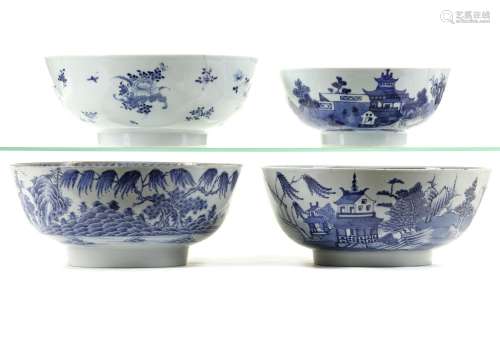 FOUR CHINESE BLUE AND WHITE BOWLS