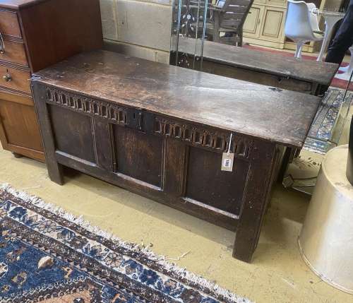 A late 17th / early 18th century oak coffer, length 104cm, d...