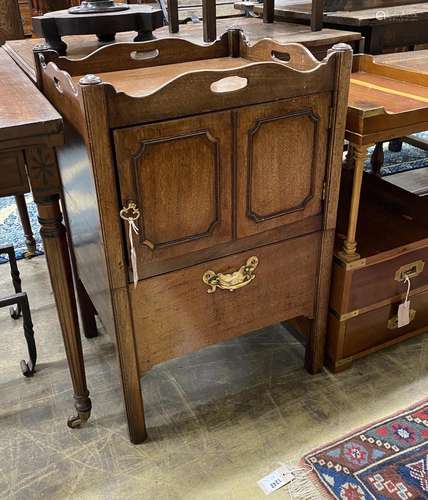 A George III mahogany tray top commode, width 52cm, depth 45...