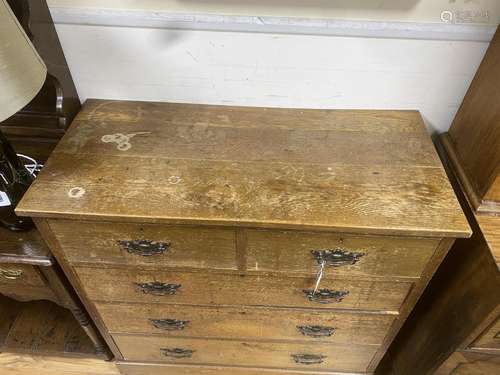 An Edwardian oak chest of drawers, width 105cm, depth 48cm, ...