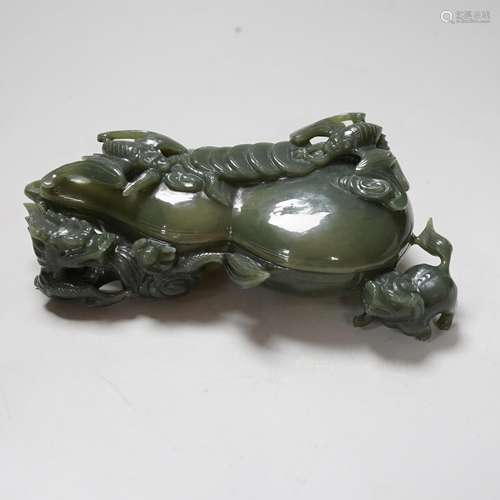 A Chinese spinach green jade double gourd shaped box and cov...