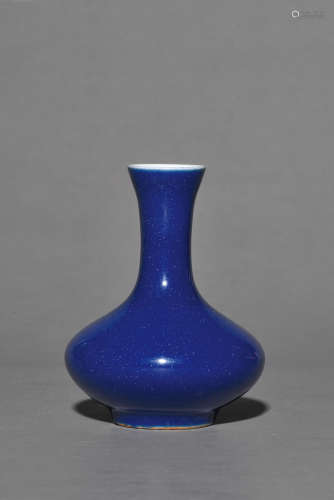 祭蓝釉花瓶