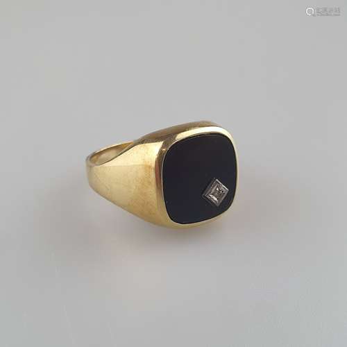 Herrenring mit Onyx und Diamant - Gelbgo