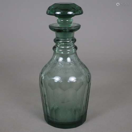 Karaffe - Böhmen, um 1860, grünes Glas,