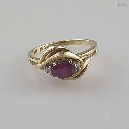 Rubinring - Gelbgold 585/000 (14K), Besa