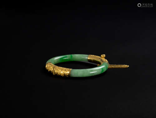Republic - A Green Jadeite Bangle with 24k Gold