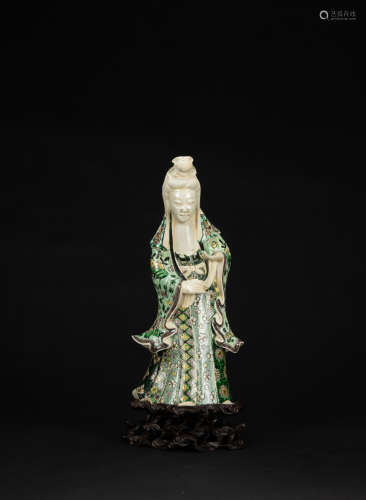 Qing Kungxi - A Famille - Verte Guanyin Statue (Woodstand)