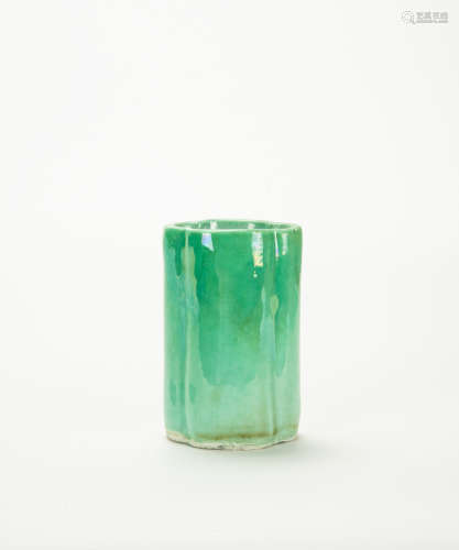 Qing - A Green Crackle Glazed ‘Petal Rim’ Brush Pot