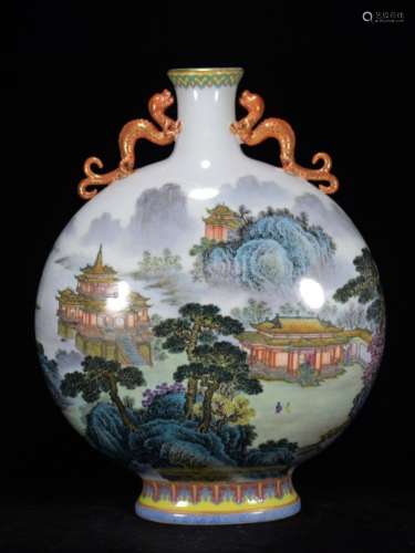 清雍正珐琅彩鎏金山水人物纹龙耳抱月瓶