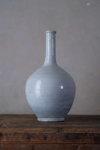 17-18世纪 古朝鲜白瓷鹤首瓶