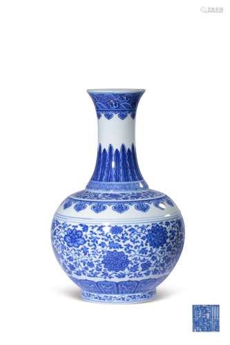 A BLUE AND WHITE BOTTLE VASE,MARK AND PERIOD OF QIANLONG
