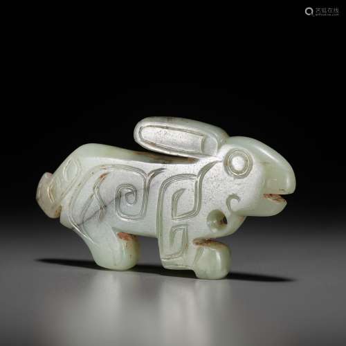 A JADE ‘RABBIT’ PENDANT, LATE SHANG TO WESTERN ZHOU DYNASTY