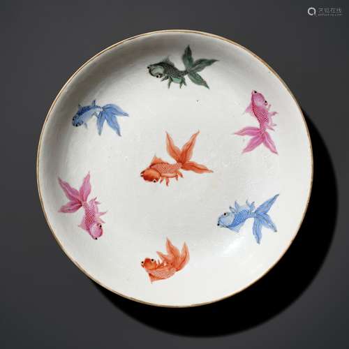 A FAMILLE-ROSE ENAMELED ‘CELESTIAL EYE GOLDFISH’ SGRAFFIATO ...