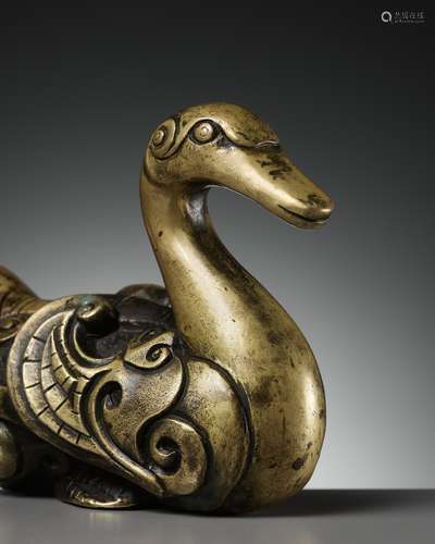 AN ARCHAISTIC BRONZE ‘DUCK’ PAPERWEIGHT, EARLY QING DYNASTY