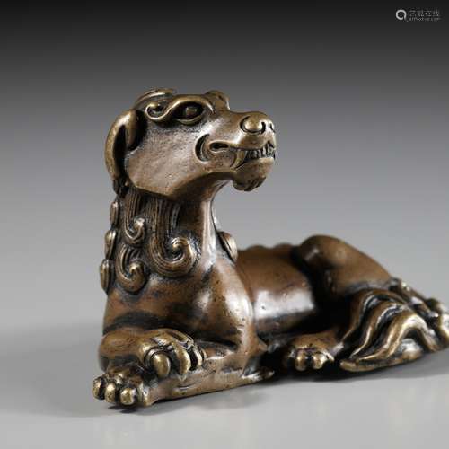 A BRONZE ‘MYTHICAL HOUND’ WEIGHT, EARLY QING DYNASTY