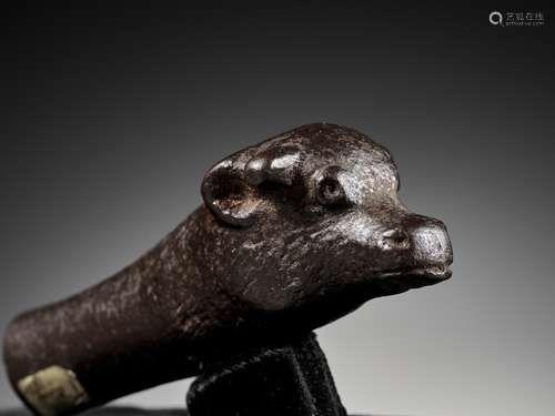 AN IRON ‘BULL’ FITTING, DIAN KINGDOM, CHINA, 8TH-2ND CENTURY...