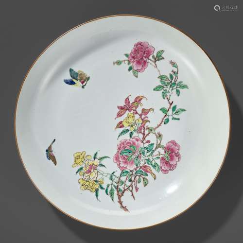 A LARGE FAMILLE ROSE ‘BUTTERFLIES AND ROSES’ DISH, YONGZHENG...