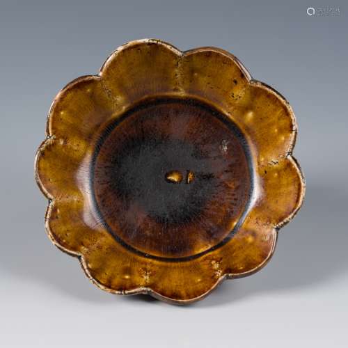 A BROWN-GLAZED FOLIATE-RIMMED DISH, LIAO TO EARLY SONG DYNAS...