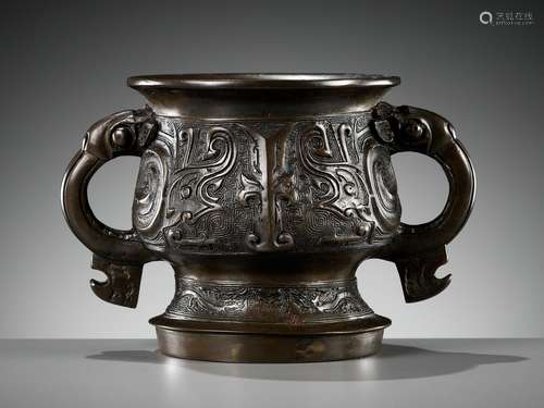 AN ARCHAISTIC BRONZE GUI-FORM CENSER, 17TH-18TH CENTURY