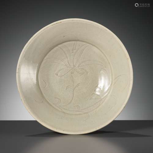 A CARVED DINGYAO WHITE-GLAZED ‘LOTUS’ BOWL, SONG DYNASTY