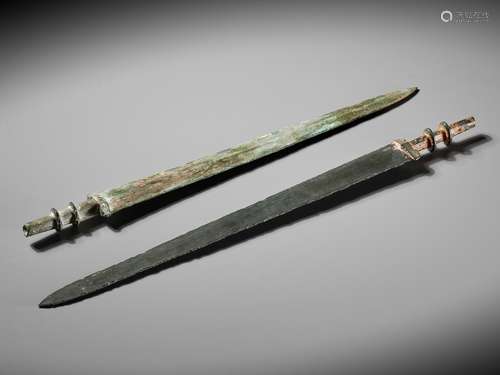 A SET OF BRONZE SWORDS, EASTERN ZHOU TO EARLY HAN DYNASTY