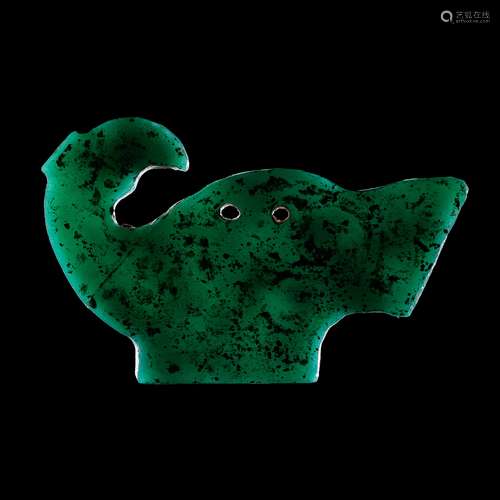 A RARE GREEN GLASS ‘BIRD’ PENDANT, HAN DYNASTY