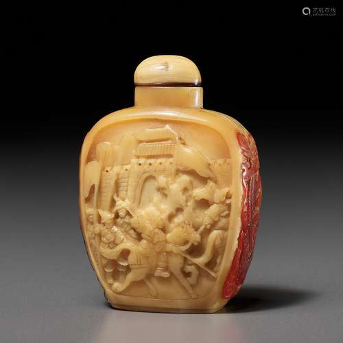 A HORNBILL ‘CAT AND BUTTERFLY’ SNUFF BOTTLE, 1800-1880