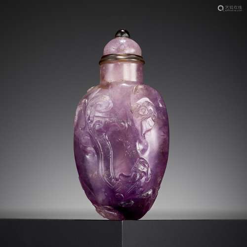 AN AMETHYST ‘CHILONG AND BAT’ SNUFF BOTTLE, CHINA, 1740-1840