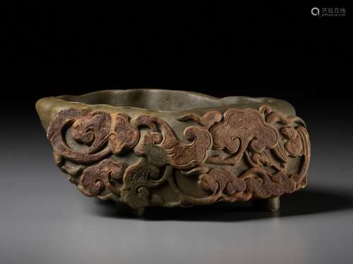 A SONGHUA STONE ‘BAT AND LINGZHI’ BRUSHWASHER, FIRST HALF OF...