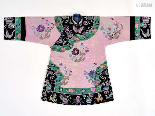 AN EMBROIDERED SILK PINK-GROUND SHORT ROBE, CHINA, LATE 19TH...