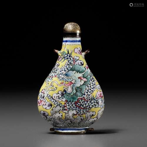 AN IMPERIAL YELLOW ‘DRAGON’ SNUFF BOTTLE, ENAMEL ON COPPER, ...