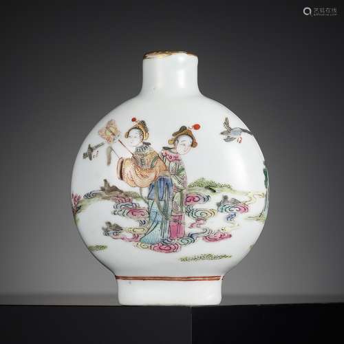 A LARGE FAMILLE ROSE ‘COWHERD AND WEAVER MAIDEN’ SNUFF BOTTL...