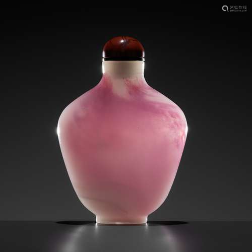 A PINK AND WHITE SANDWICHED GLASS SNUFF BOTTLE, CHINA, 1730-...