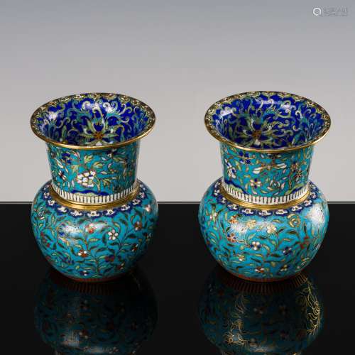 A SET OF TWO CLOISONNÉ ENAMEL WINE CUPS WITH MATCHING WARMER...