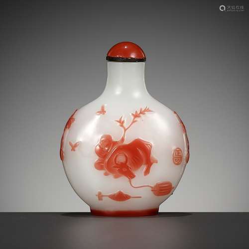 AN INSCRIBED RED-OVERLAY WHITE GLASS SNUFF BOTTLE, ATTRIBUTE...