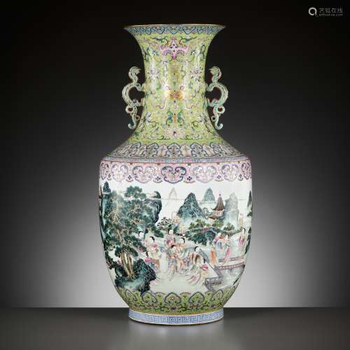 A MONUMENTAL GILT FAMILLE ROSE ‘LADIES OF THE HAN PALACE’ VA...