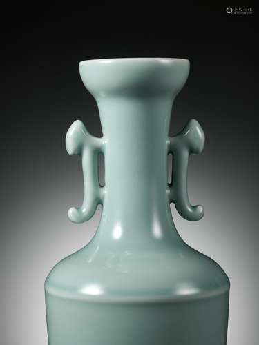 A RU-TYPE MALLET VASE, YONGZHENG MARK AND PERIOD