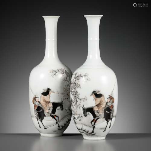 A PAIR OF GRISAILLE AND IRON-RED VASES DEPICTING ZHANG GUOLA...