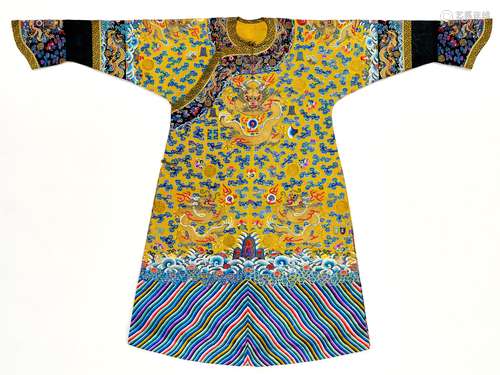 AN IMPERIAL YELLOW-GROUND GAUZE TWELVE-SYMBOL ‘DRAGON’ ROBE,...