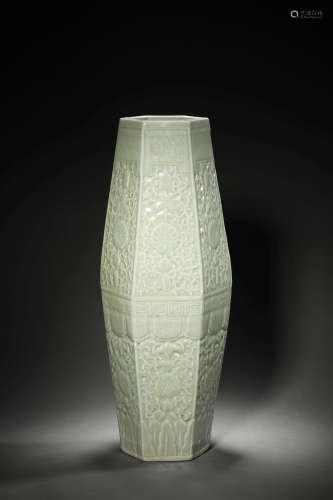 A Celadon Glaze Hexagonal Vase