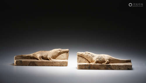 TWO EGYPTIAN LIMESTONE SCULPTOR'S MODELS OF CROCODILES  两个...