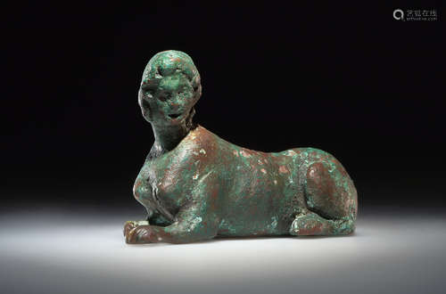 A HELLENISTIC OR ROMAN BRONZE STATUETTE OF A SPHINX  希腊或罗...