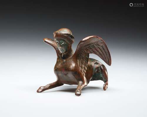 A ROMAN BRONZE SPHINX AS VASCULAR APPLIQUÉ  罗马狮身人面像青...