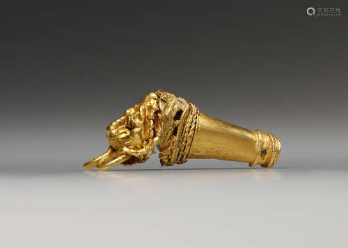 A ROMAN GOLD LION'S HEAD PROTOME  一个罗马金狮头像