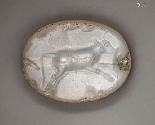 A GRECO-PERSIAN CHALCEDONY SCARABOID  一个希腊-波斯玉髓雕像