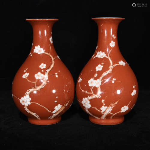 旧藏清雍正款矾红留白梅花纹玉壶春瓶