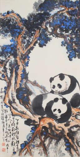 刘海粟熊猫纸本立轴