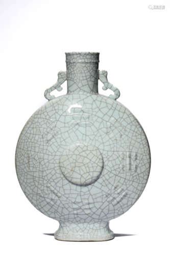 A Porcelain Ge-Type Moonflask