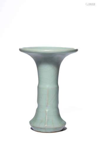 A Porcelain Ge-Type Vase